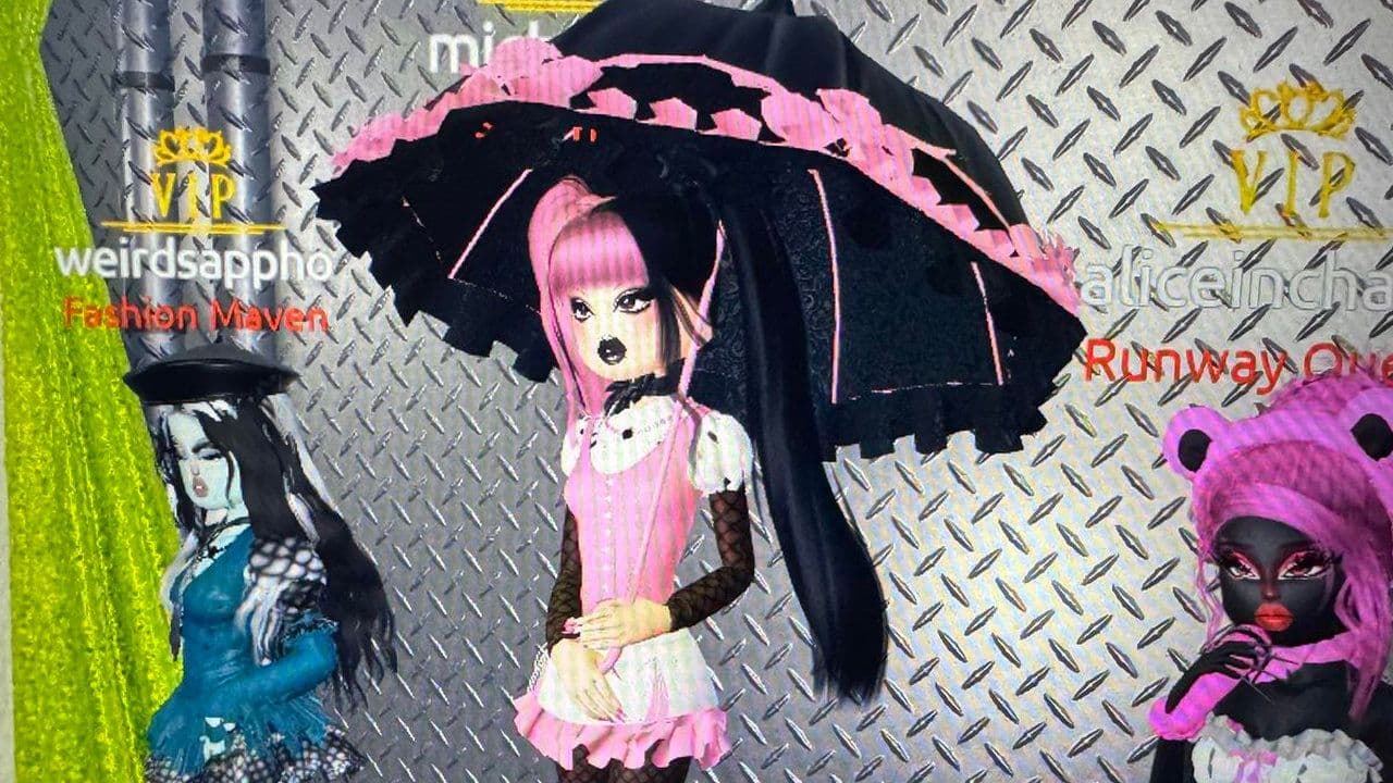 4 steps to the best Folklore Dress to Impress outfit in Roblox