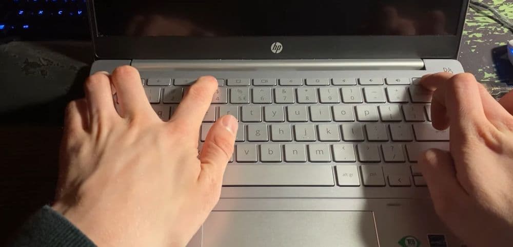 You need to press Esc + Refresh + Power at the same time to enter recovery mode (Image Credit: Tutorial Workspace on YouTube)