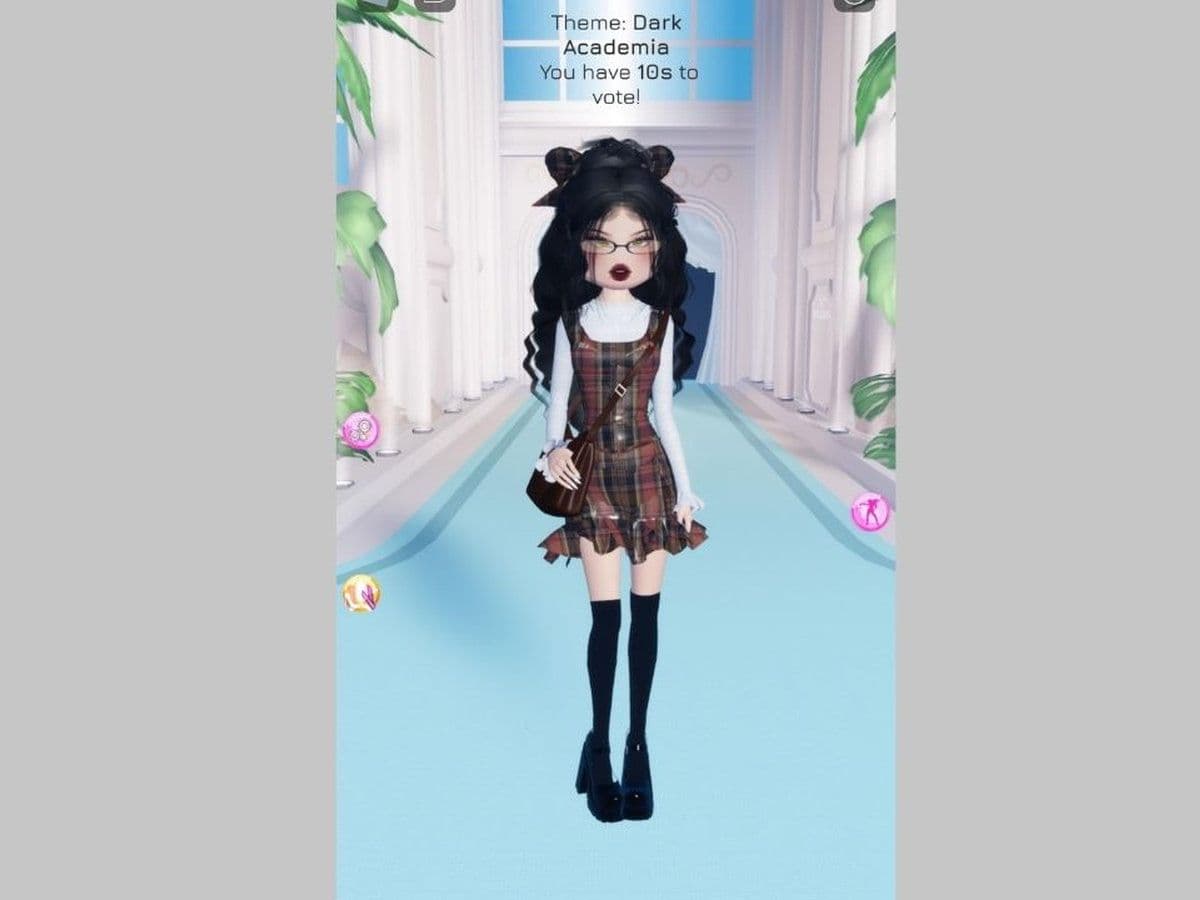 Dark Academia Dress to Impress theme: 4 steps to the perfect DTI outfit