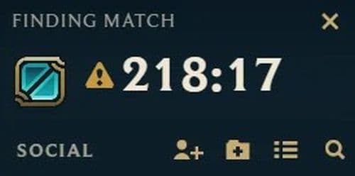 Sometimes the queue might get bugged. Just restart your game or cancel your search and start a new one. This is not a normal low-priority queue situation (Image Credit: Reddit)